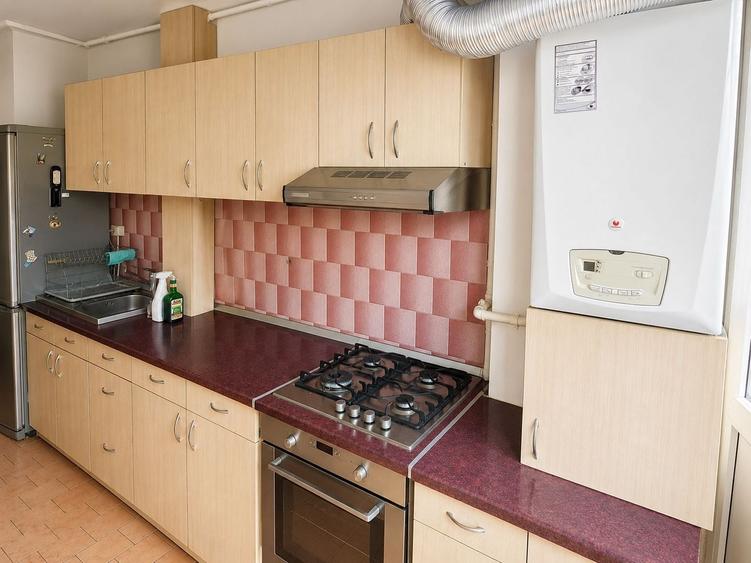 Apartament cu 4 camere decomandat, mobilat în Mănăștur