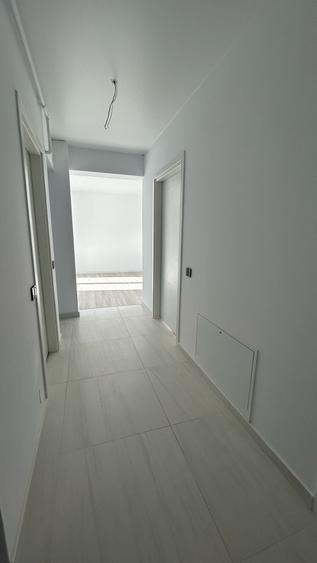 Apartament cu 3 camere semidecomandat în Albert