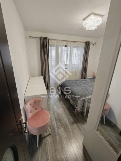 Apartament cu 3 camere decomandat în Sud