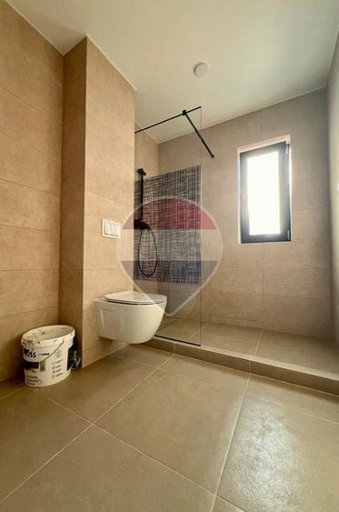 Duplex cu 4 camere cu Teren 350 Mp în Tărlungeni