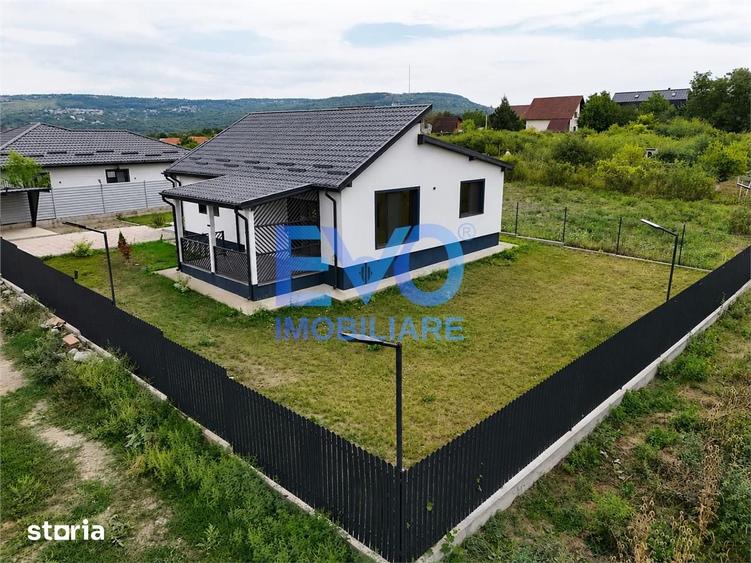 Casă cu 4 camere cu Teren 588 Mp în Bârnova