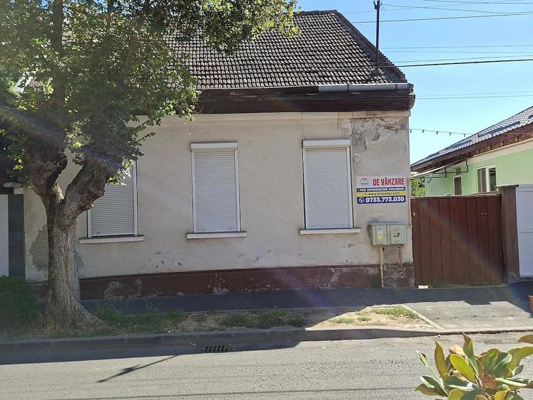 Casă cu 3 camere cu Teren 521 Mp în Semicentral