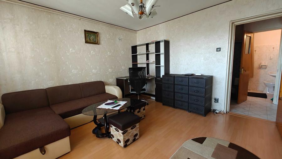 Apartament cu 2 camere decomandat în Titan