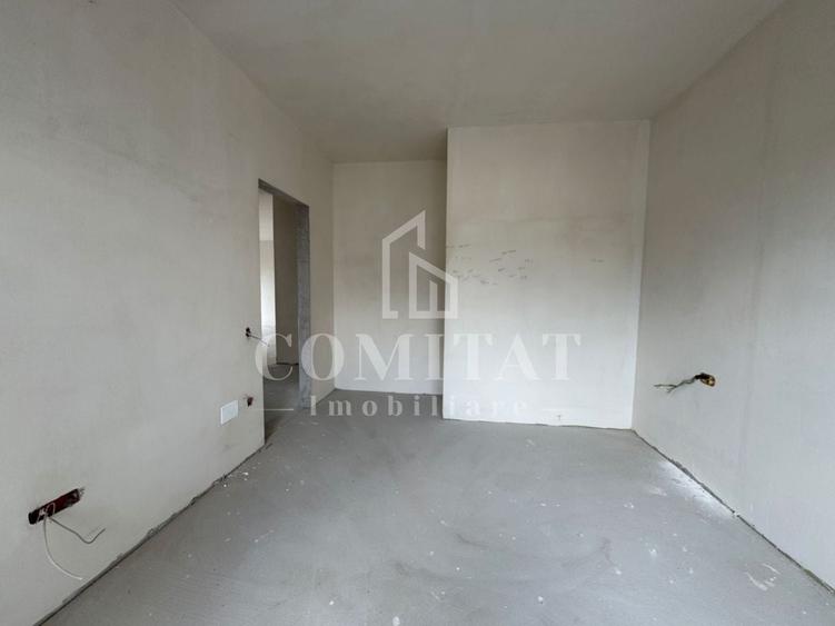 Apartament cu 3 camere semidecomandat în Dâmbul Rotund