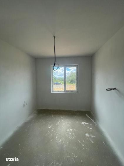 Casă cu 5 camere cu Teren 530 Mp în Groși