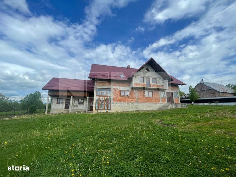 Casă cu 4 camere cu Canalizare în Burla