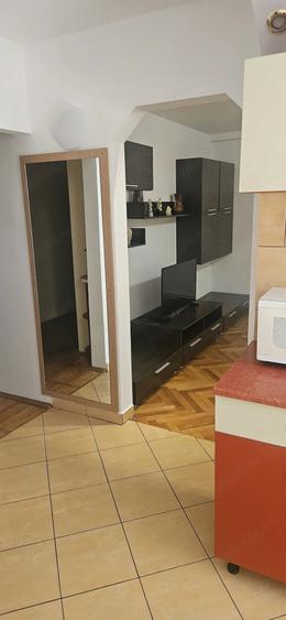 Apartament cu 4 camere decomandat în Aradului