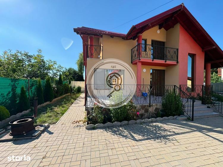 Casă cu 5 camere decomandat cu Teren 1400 Mp în Cristian