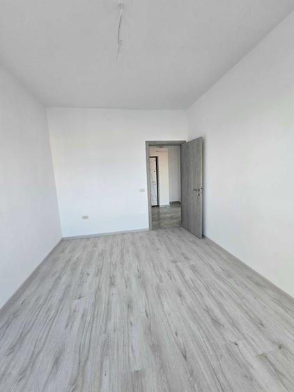 Apartament cu 2 camere decomandat în Roșu