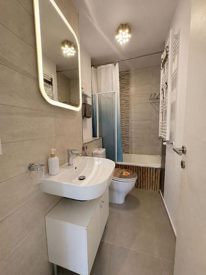 Apartament cu 3 camere în Drumul Taberei