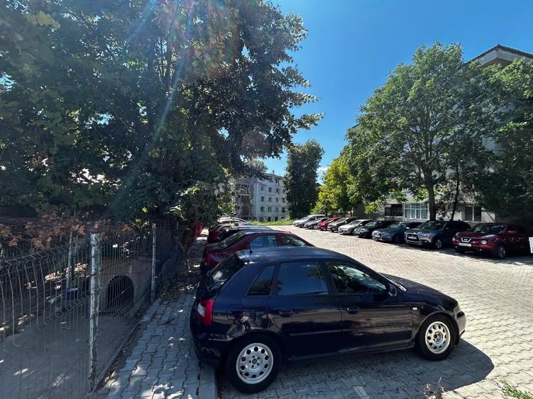 Teren Construcții intravilan de 815 mp, în Central