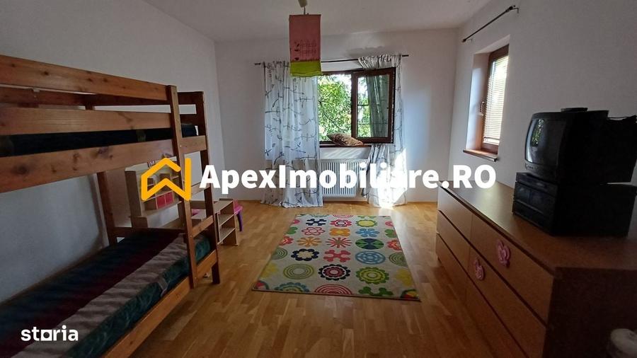 Casă cu 4 camere în Drumul Taberei