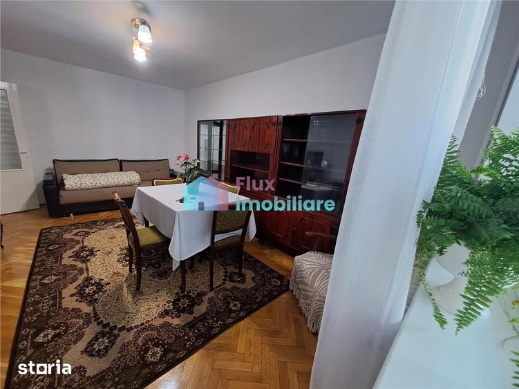 Apartament cu 3 camere decomandat în Central