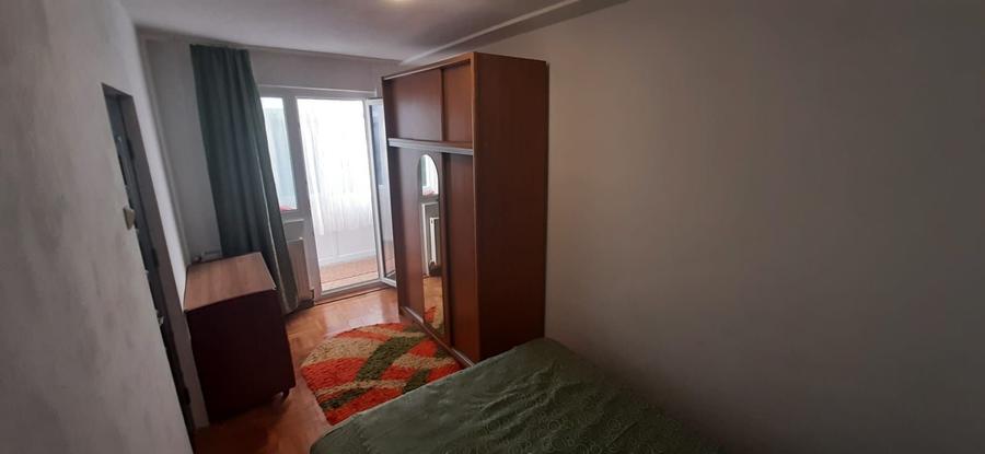 Apartament cu 2 camere semidecomandat în Micro 6