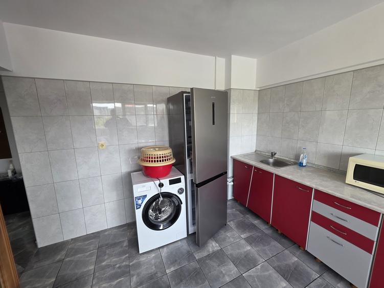 Apartament cu 2 camere decomandat în Romană