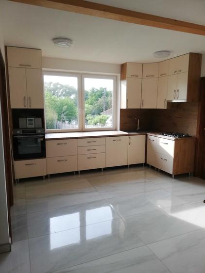 Casă cu 2 camere în Central