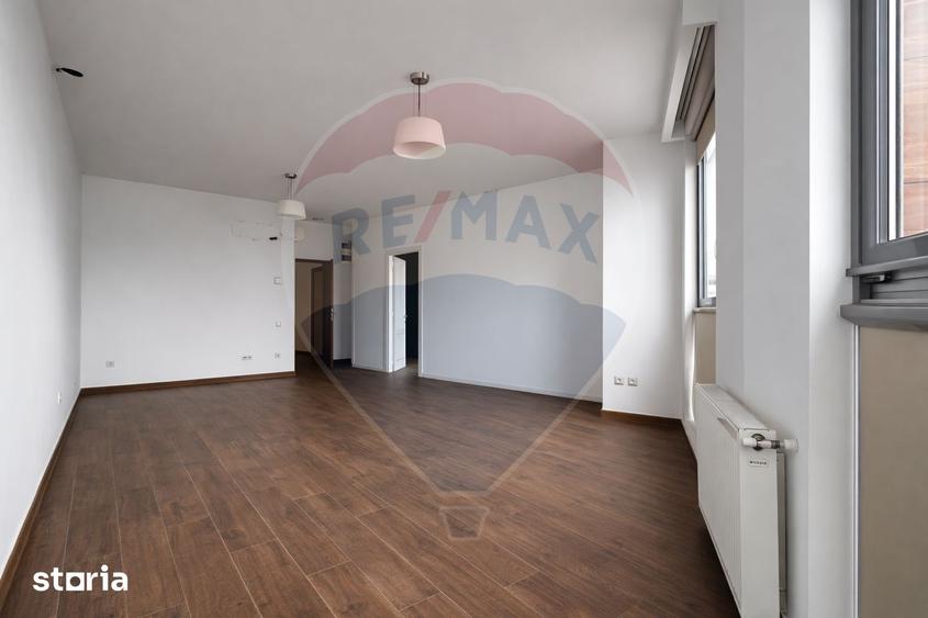 Spațiu comercial, de 63 mp, în Letea
