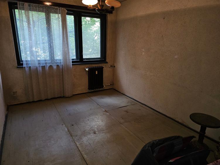Apartament cu 3 camere decomandat în Militari