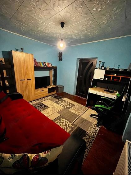 Casă cu 3 camere cu Teren 1285 Mp în Central
