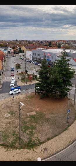 De închiriat ap 3 camere - 1