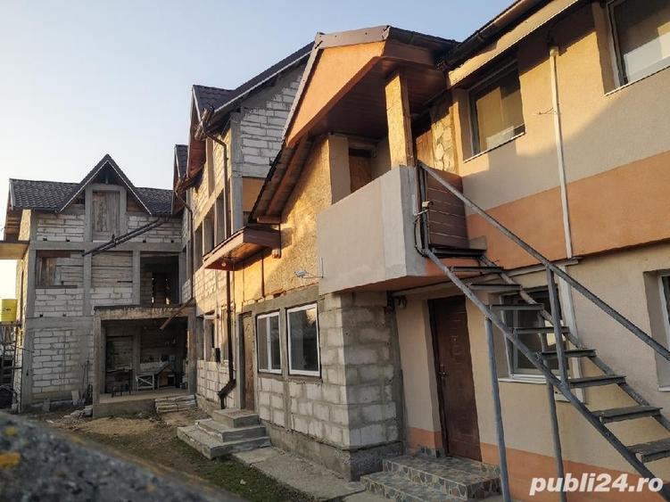 Casă cu 10 camere cu Teren 1500 Mp în Săcueni
