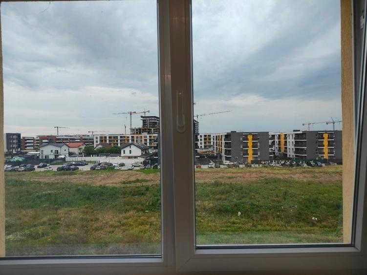 Apartament cu 3 camere decomandat, mobilat în Titan