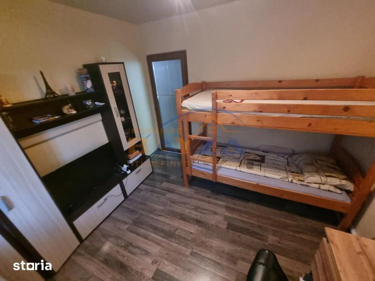 Apartament cu 3 camere decomandat în Săsar