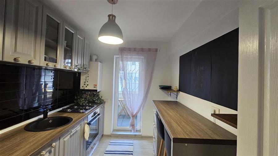 Apartament cu 2 camere decomandat, mobilat în Berceni