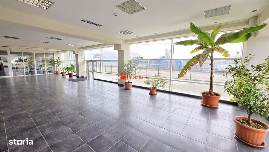 Spațiu comercial, de 1,650 mp, în Central