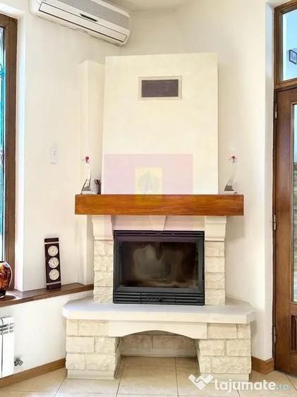 Casă cu 10 camere cu Teren 1700 Mp în Sud