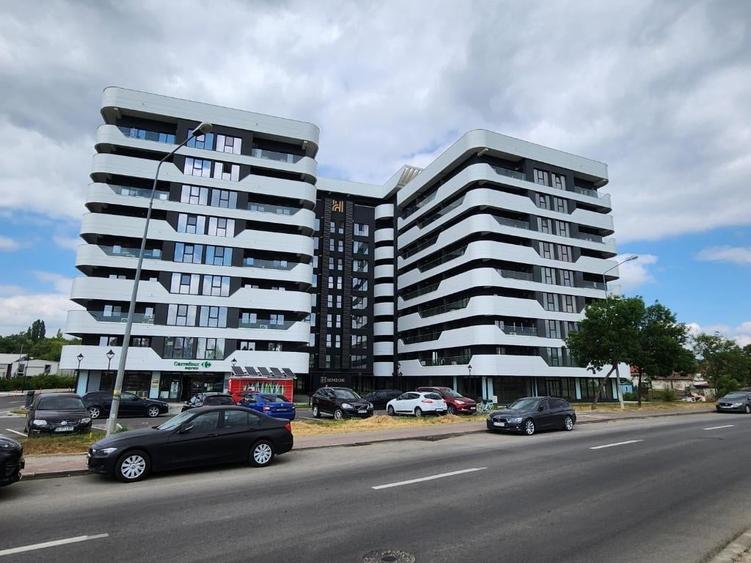 Penthouse cu 3 camere decomandat în Sud