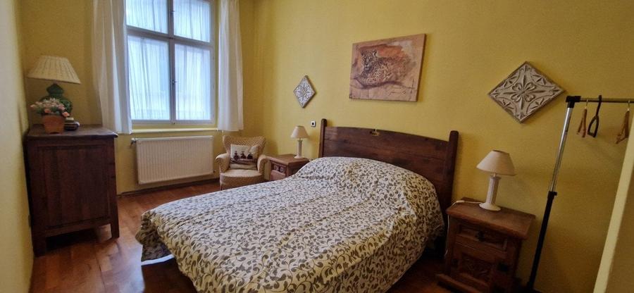 Apartament cu 3 camere, mobilat în Central