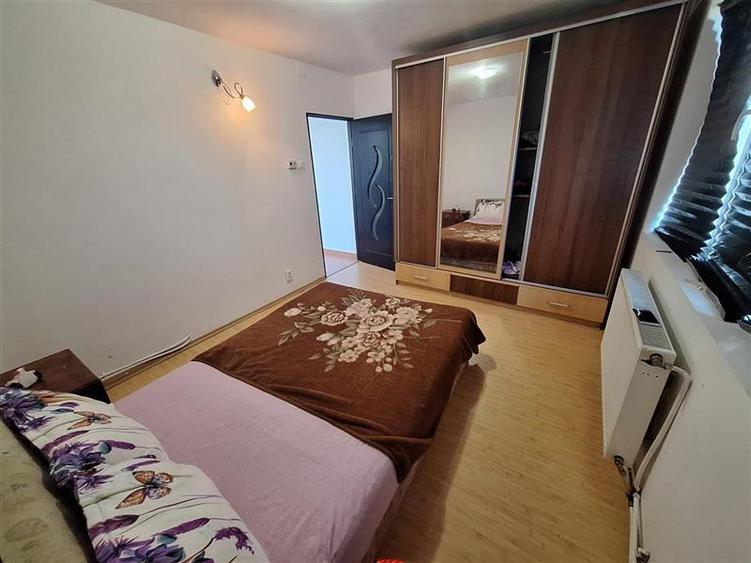 Apartament cu 2 camere decomandat în Narcisa