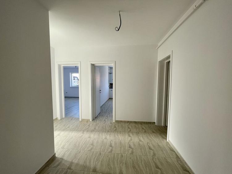 Apartament cu 2 camere decomandat în Sânpetru