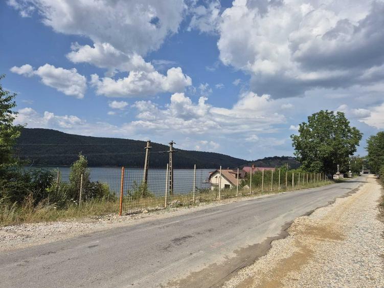 Teren de 1400 mp, în Teliucu Inferior
