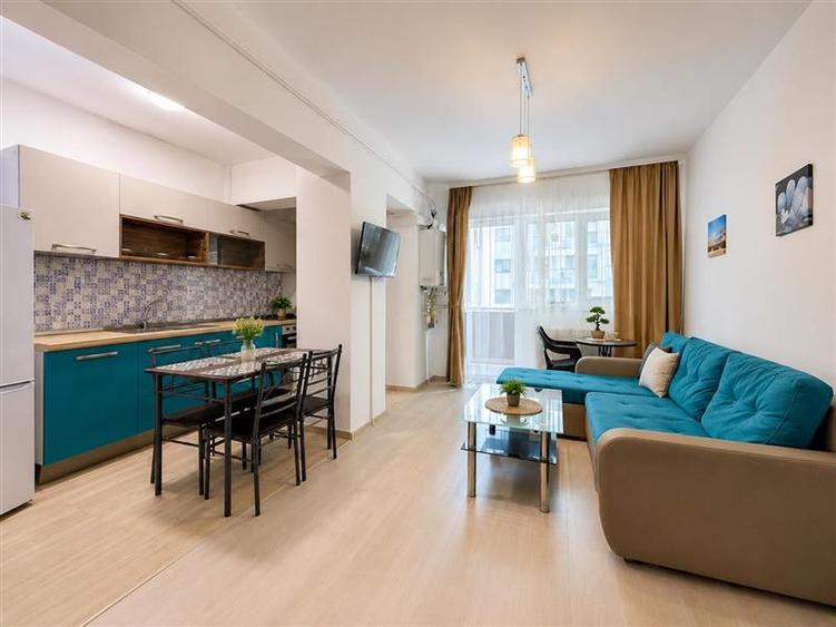Apartament cu 2 camere decomandat, mobilat în Tractorul