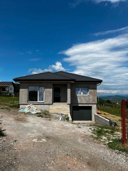 Casă cu 3 camere în Central