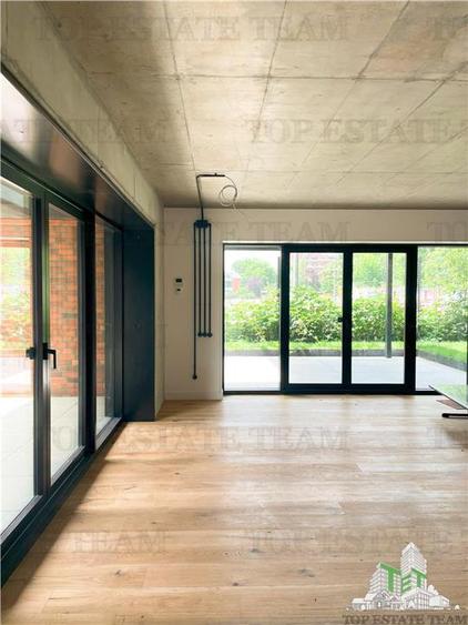 Apartament cu 3 camere decomandat în Barbu Văcărescu