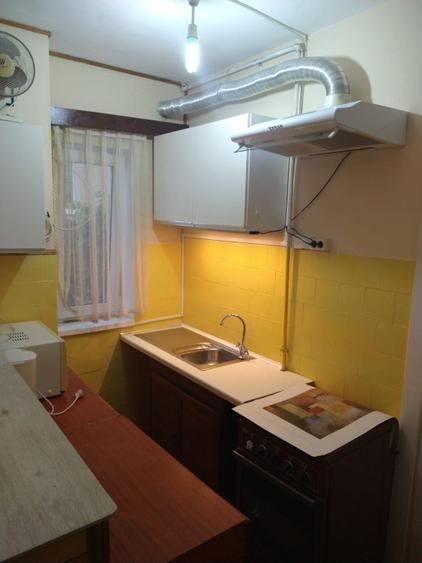 Casă individuală cu 5 camere cu Canalizare în Cetate