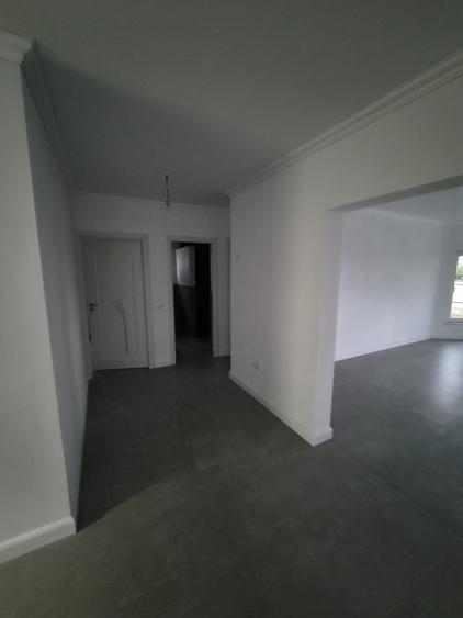 Casă cu 4 camere în Moara