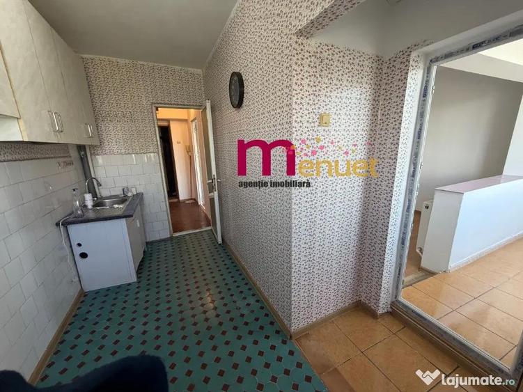 Apartament cu 2 camere decomandat în Pelican
