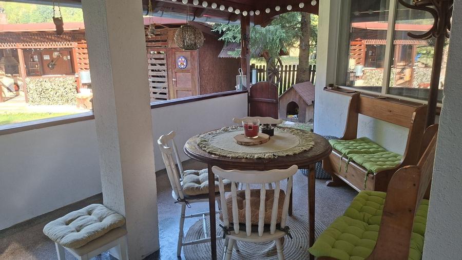 Casă cu 4 camere cu Teren 900 Mp în Florești