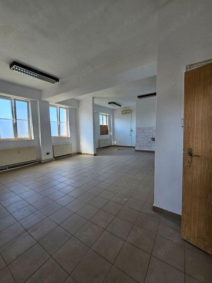 Spațiu comercial, de 45 mp, în Săveni