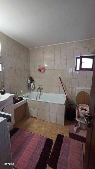 Casă cu 4 camere cu Teren 1700 Mp în Gepiu