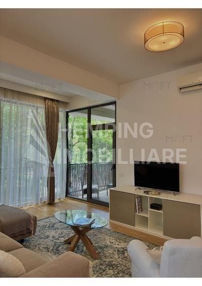 Apartament cu 3 camere semidecomandat în Herăstrău