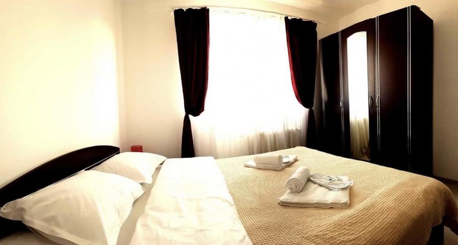 Apartament cu 2 camere semidecomandat în Cetate
