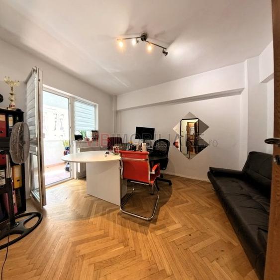 Apartament cu 4 camere decomandat în Universitate