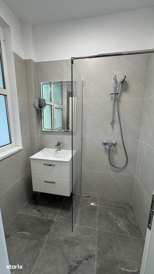Casă cu 9 camere cu Teren 120 Mp în Cantemir