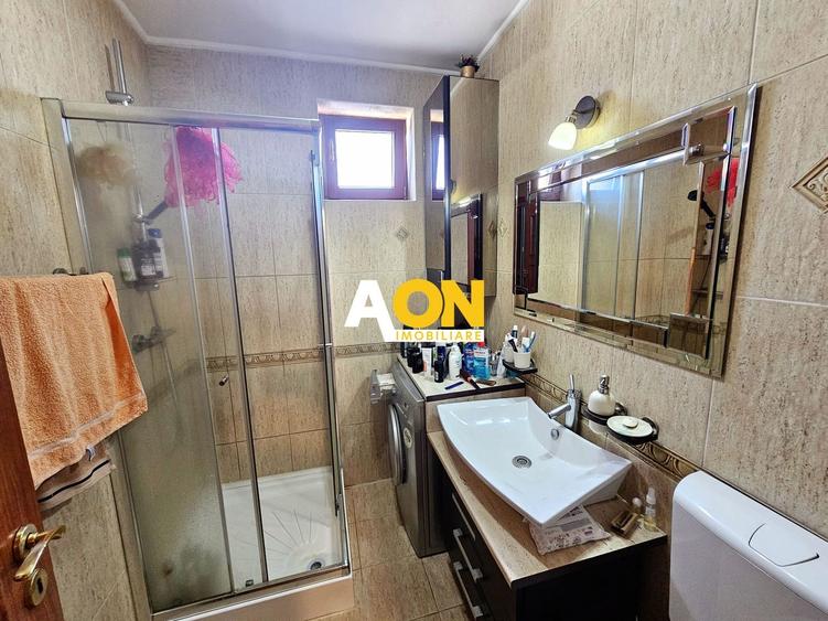 Apartament cu 3 camere decomandat, mobilat în Cetate