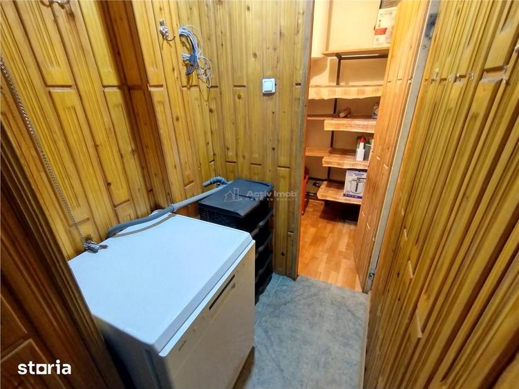 Apartament cu 4 camere decomandat în Central